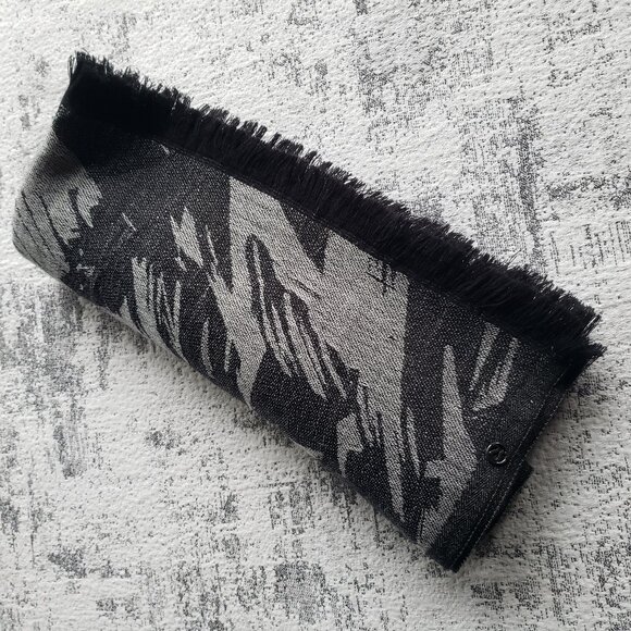 Soft + Cozy Lululemon Black Grey Long Scarf w Fringe - Picture 9 of 9